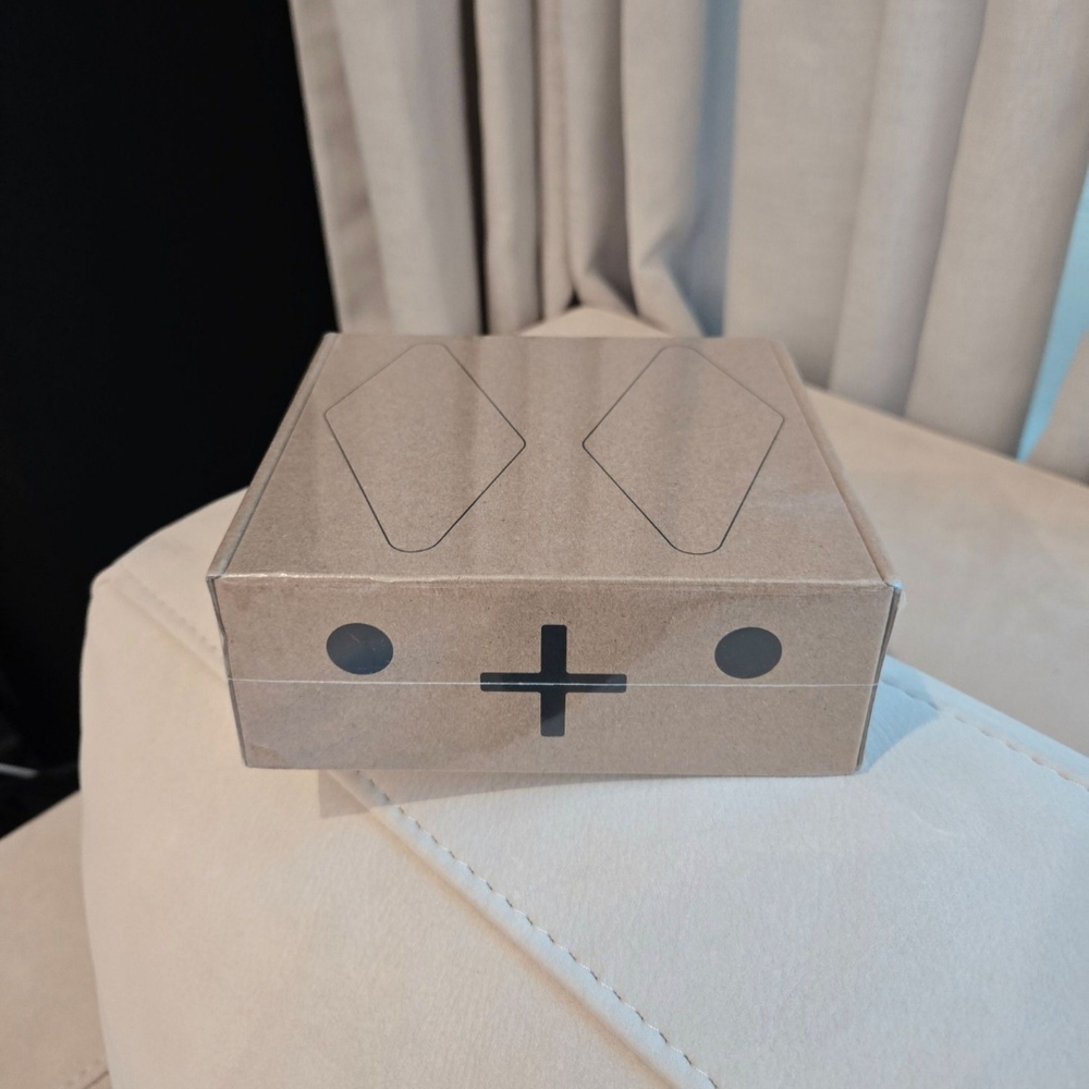 Rabbit R1 AI Device - Picture 5 of 5